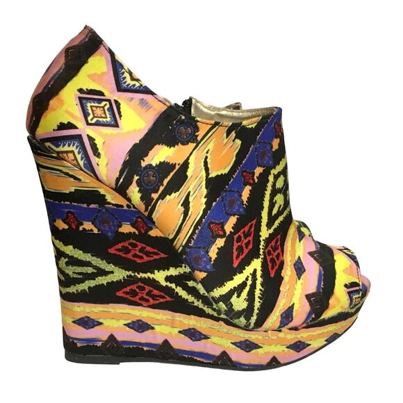 Tribal Print Peep Toe ankle Wedge Heels - Picture 4 of 10